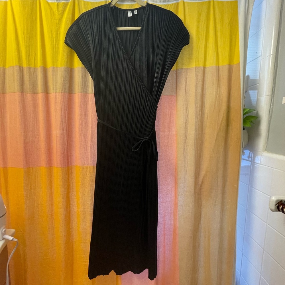 & Other Stories Plissé Pleated Black Shimmer Midi Wrap Dress